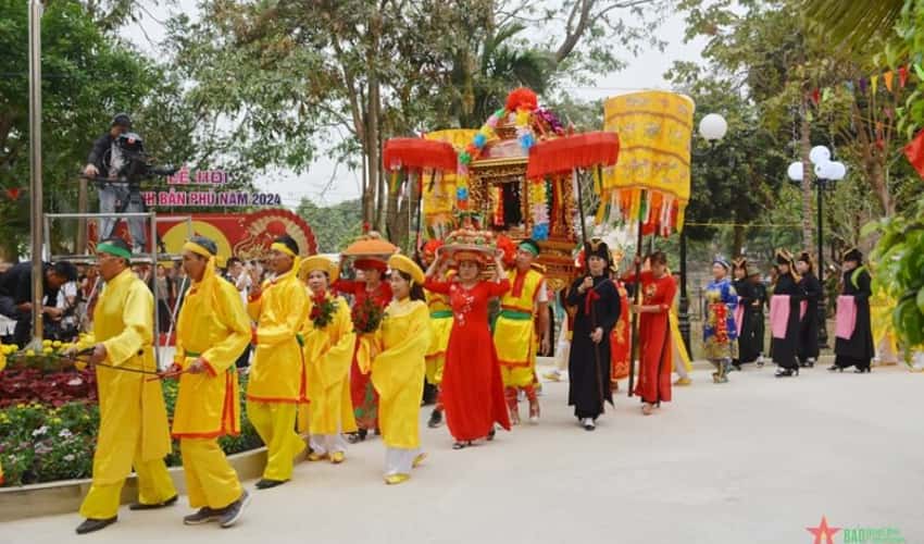 Lễ hội Thành Bản Phủ