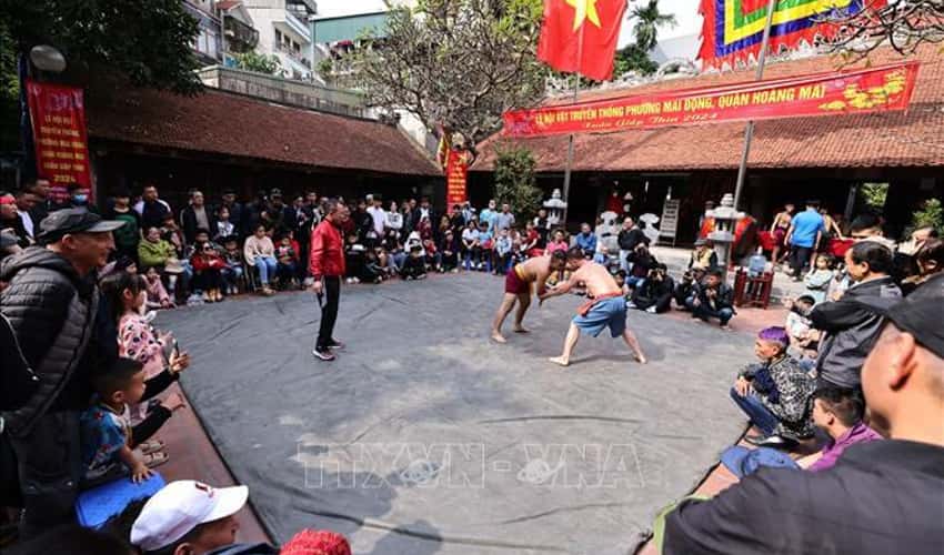 Lễ hội Vật làng Mai Động