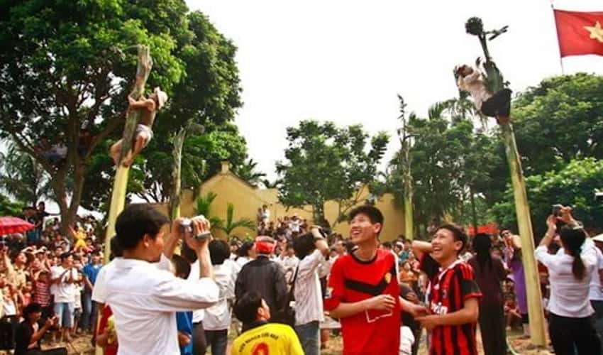 Hội thổi cơm thi ở Đồng Vân