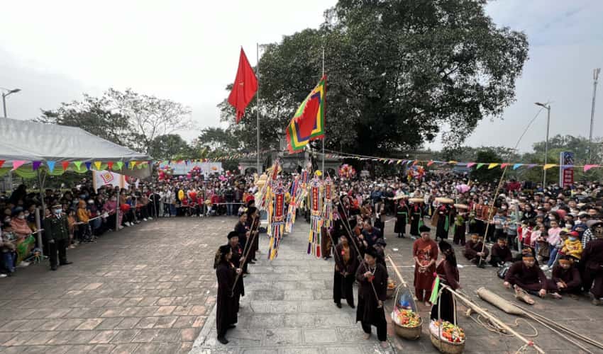 Duc But의 전통 축제