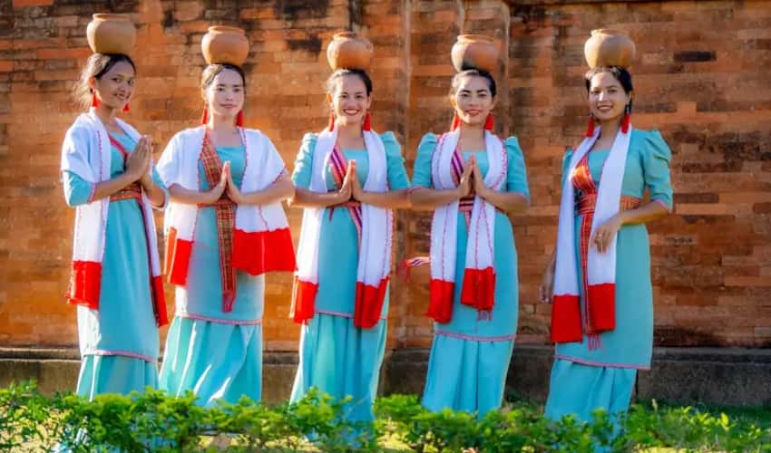 Lễ hội Tháp Đôi