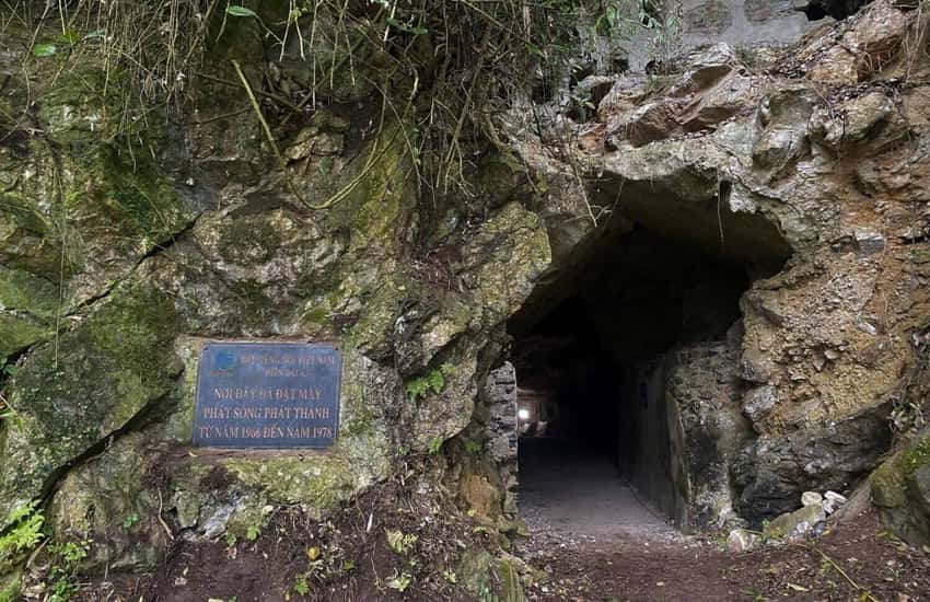 グオムチェン洞窟にあるベトナムの声の歴史的遺跡