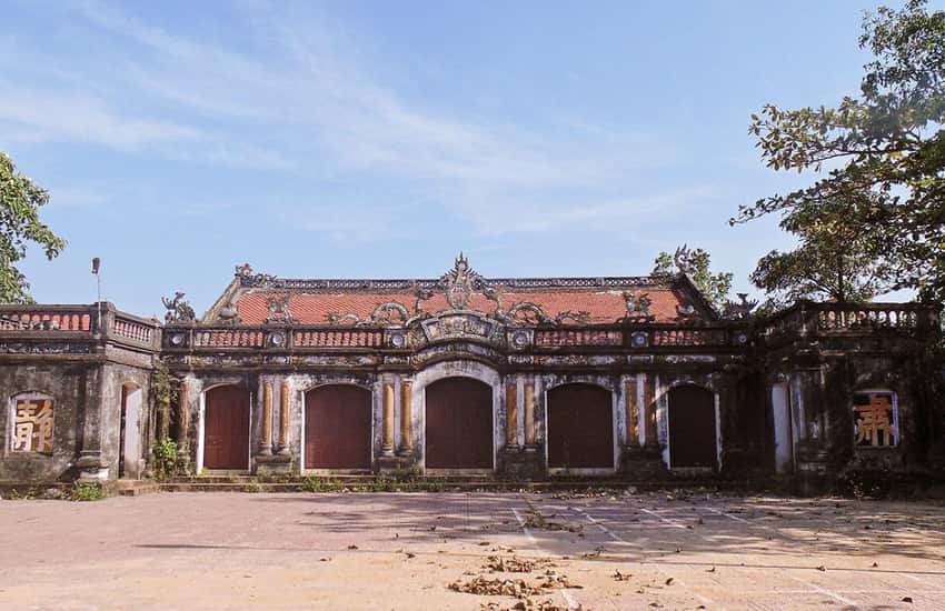 Đình Hòa Ninh.