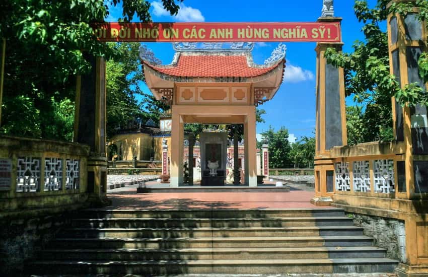 Trung Hoa 묘지 (Khue Trung 묘지)