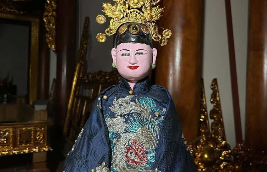 Đền thờ Cô Bé Minh Lương