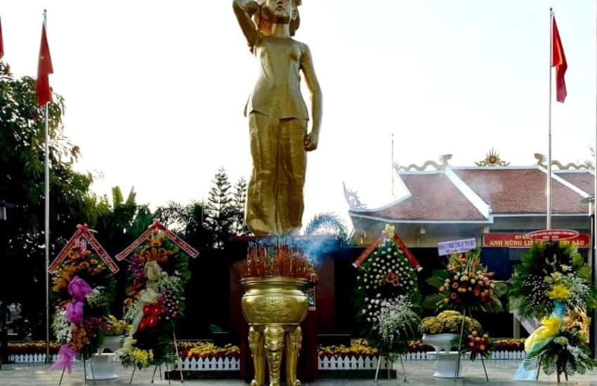 Công viên Tượng đài - Đền thờ Anh hùng liệt sĩ Võ Thị Sáu