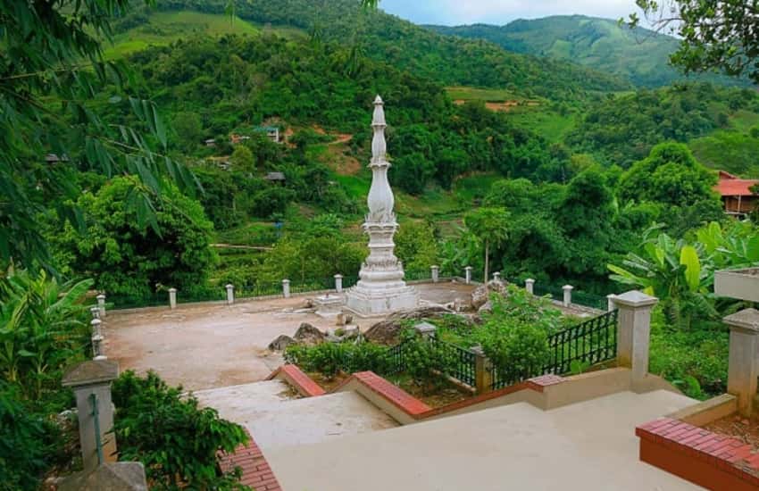 Tháp cổ Chiềng Sơ