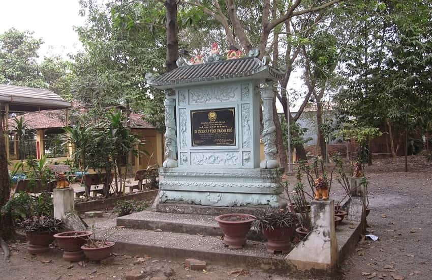 ビンアン寺院