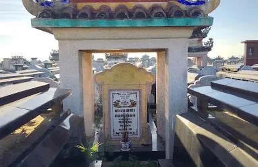 Le clan's tomb