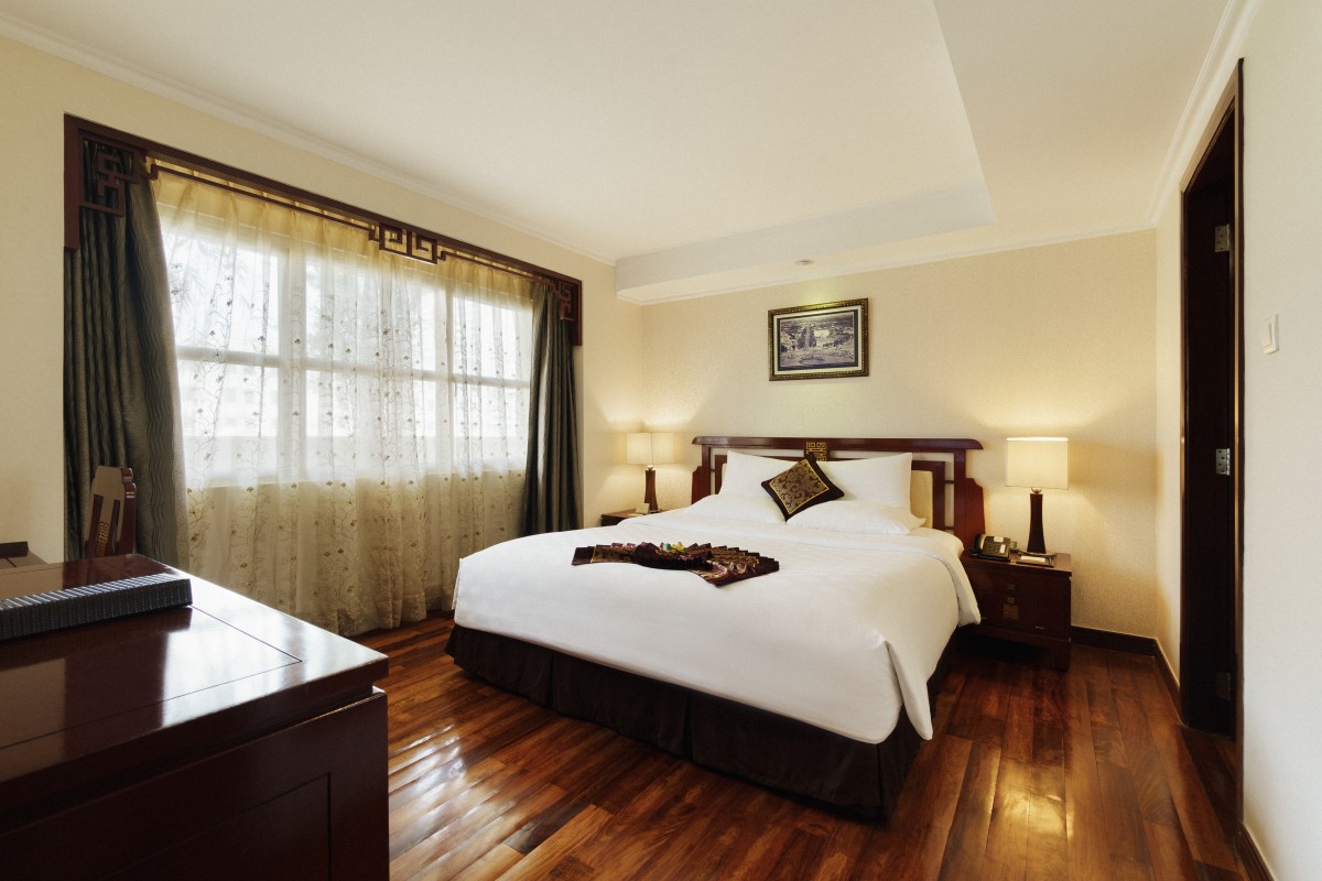 Suite Executive Governor