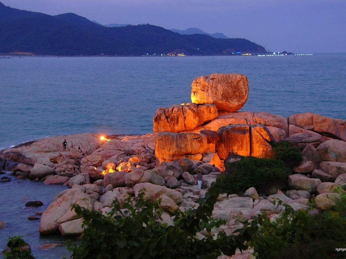 Hòn Chồng Hòn Vợ