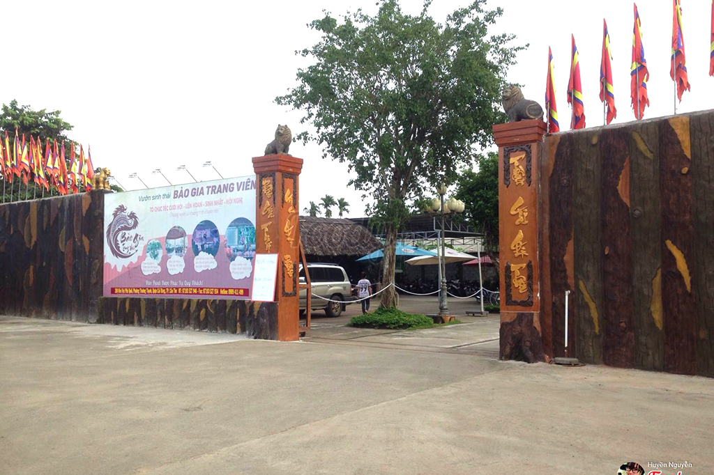 Cổng vườn sinh thái Bảo Gia Trang Viên