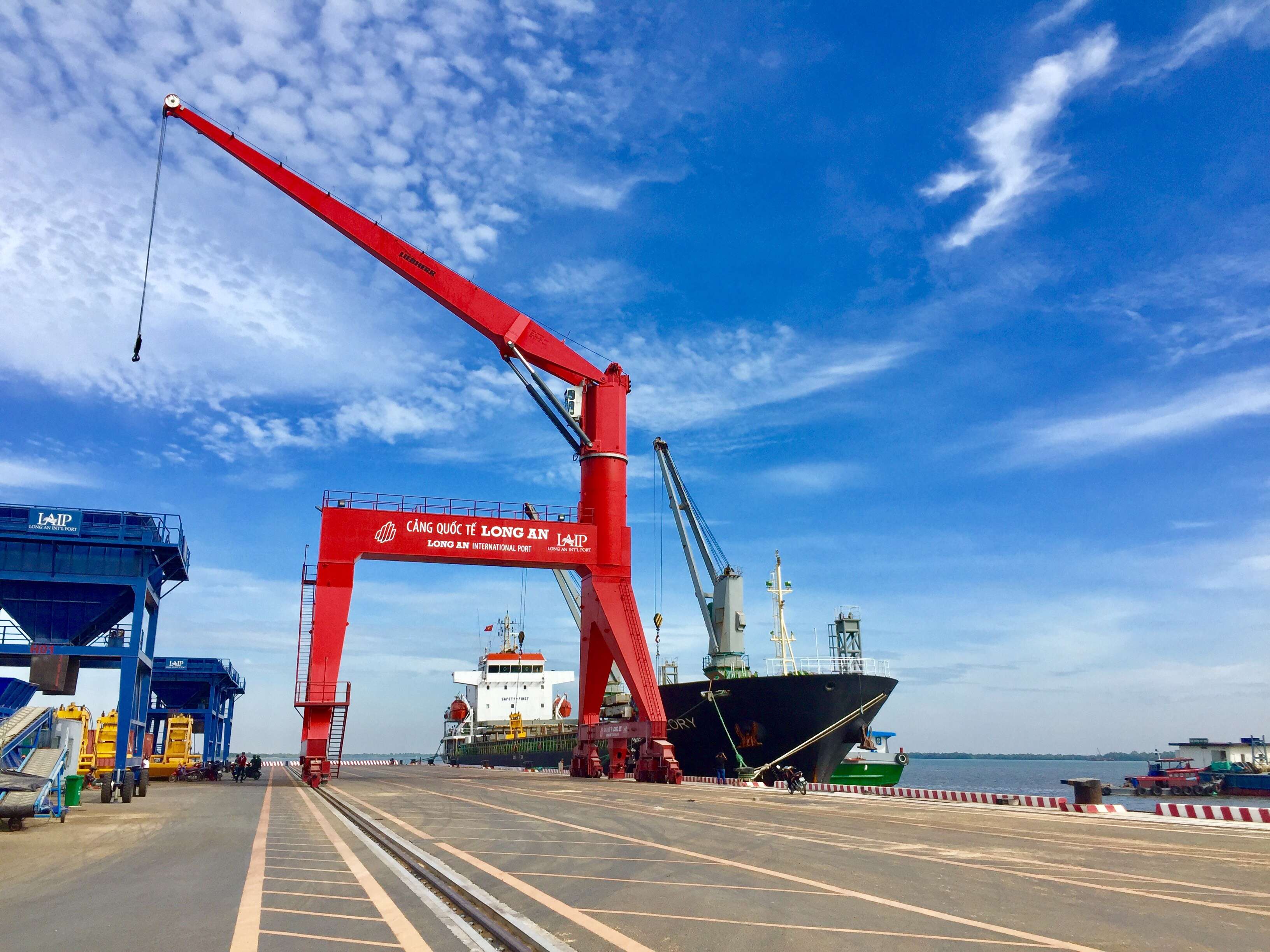 Hình ảnh cảng biển Tân Lập