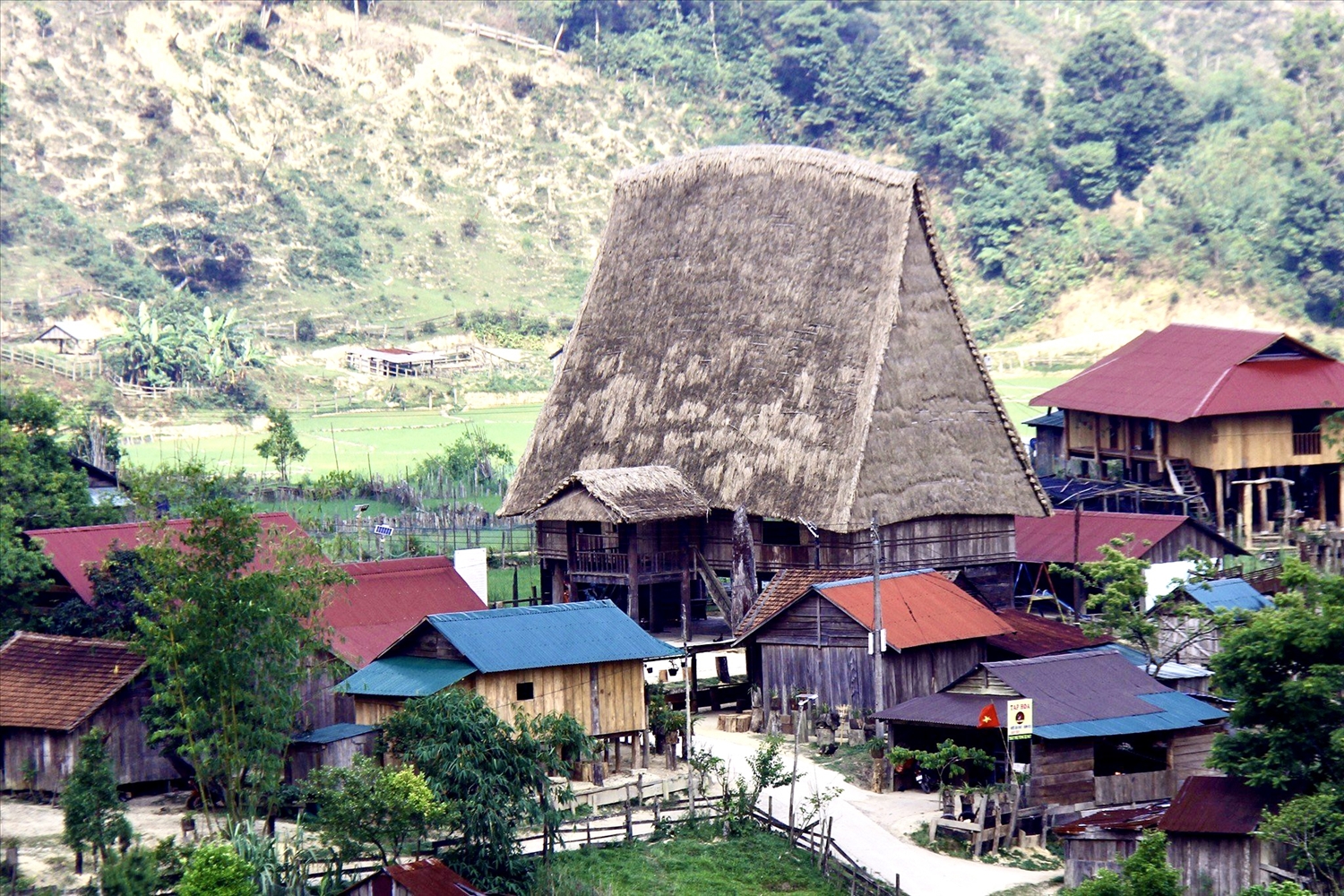 Làng du lịch cộng đồng Vi Rơ Ngheo