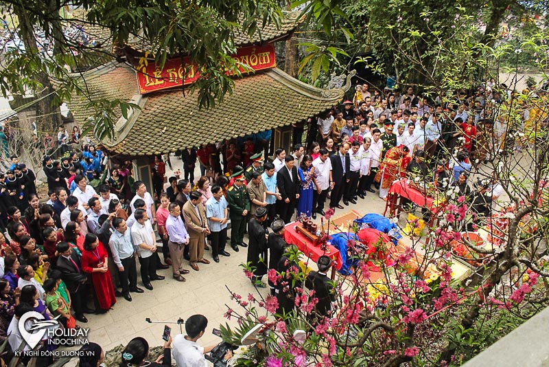 Ngày lễ tại Đền Đuổm