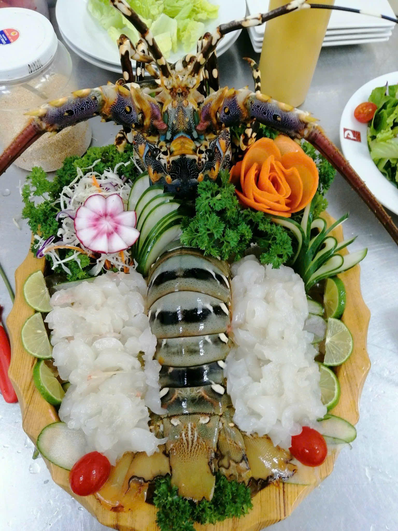 Tôm hùm bông (nướng/ chiên bơ tỏi,nướng/ chiên pho mai, thả lẩu, nấu cháo, gỏi, tiết canh)