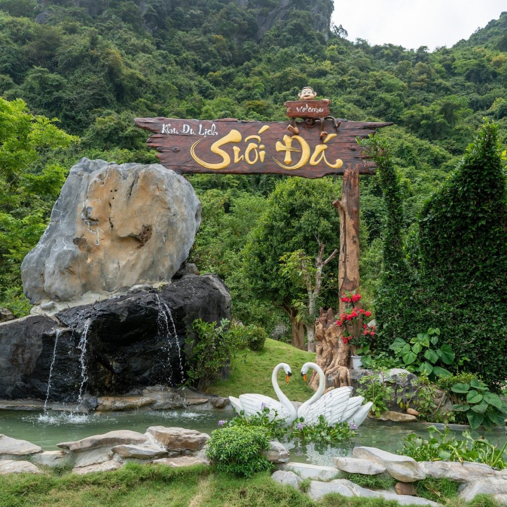 Khu du lịch sinh thái Suối Đá