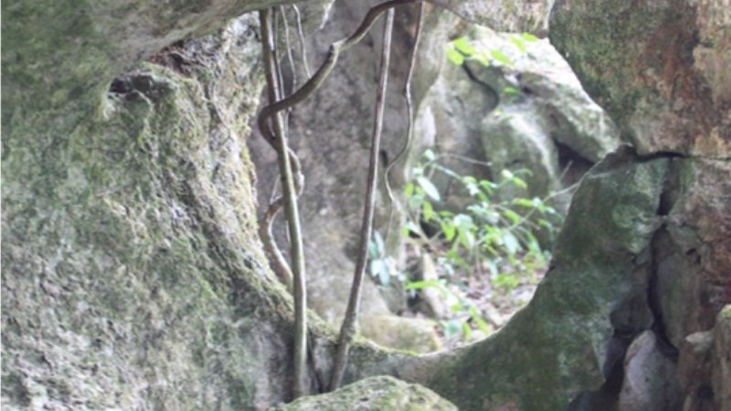 Hang Ngườm Slưa