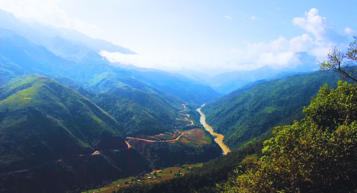 Khu bảo tồn thiên nhiên Mường Tè nằm trên địa phận tỉnh Lai Châu