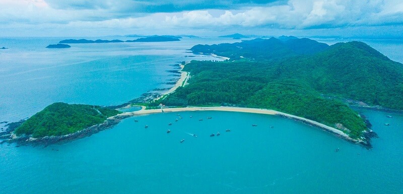 Ngày 1 - TP. HỒ CHÍ MINH - CAO HÙNG (Ăn nhẹ trên máy bay)