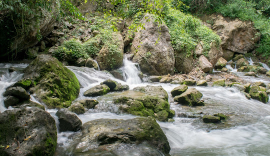 Vẻ đẹp hoang sơ của thác Đăng Mò.
