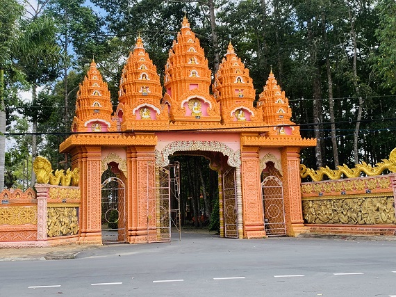 Chùa Chrôi Tưm Chắs ( chùa Trà Tim cũ)