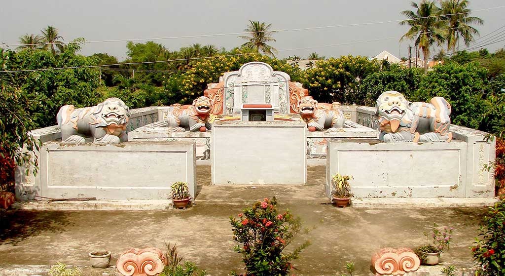 Lăng Bà Vú