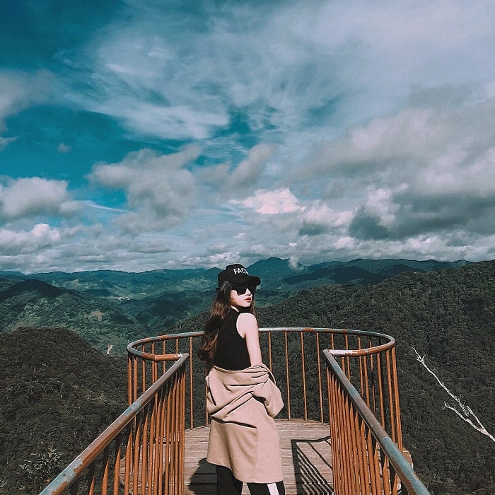 Que Tay Giang peak