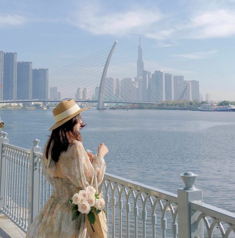 Công viên bến Bạch Đằng