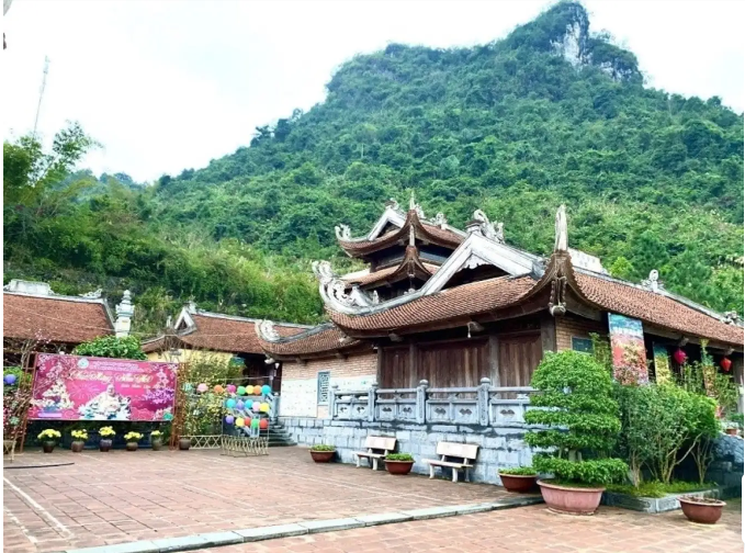 Chùa Phật Tích Trúc Lâm Bản Giốc