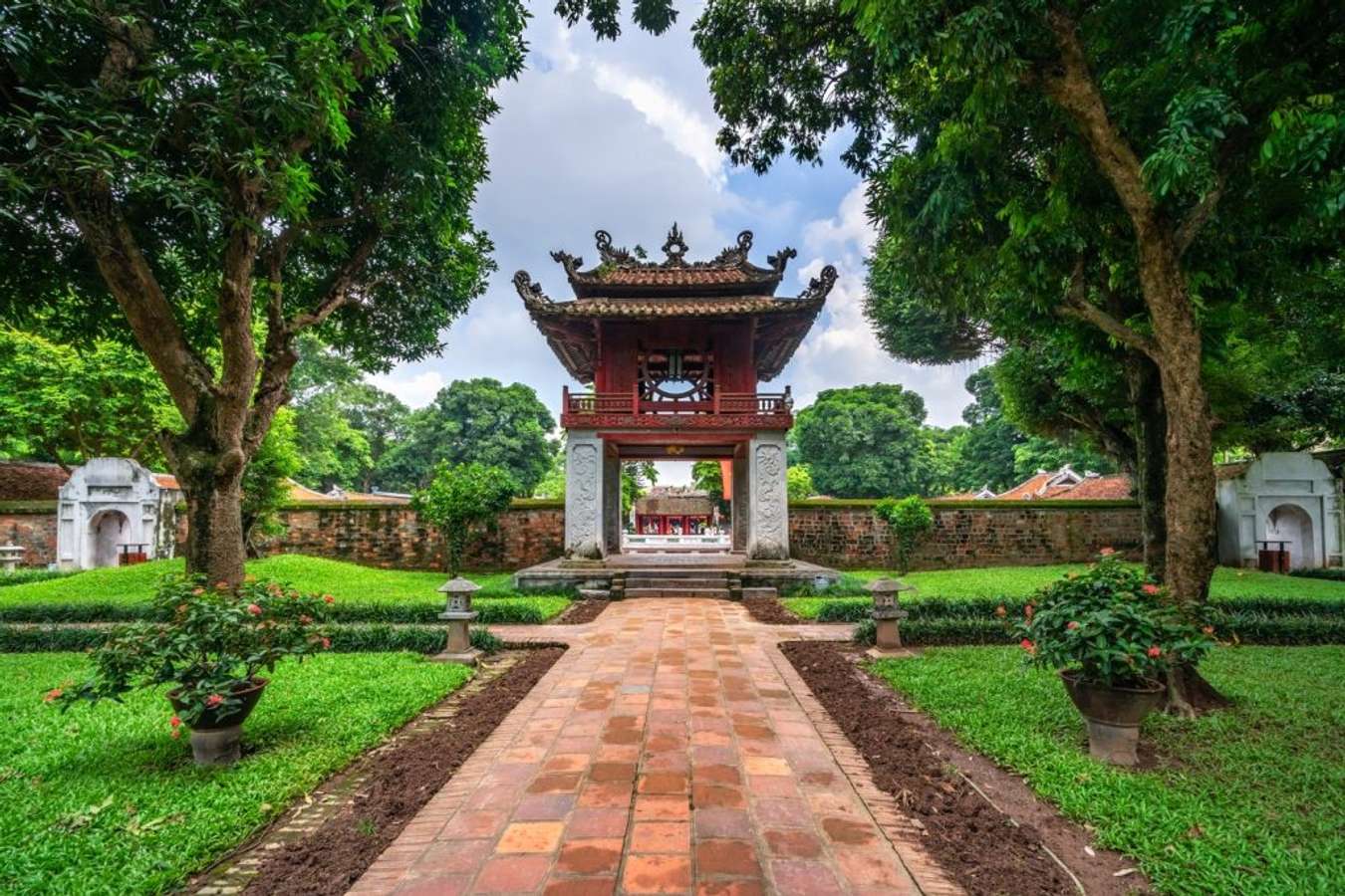 Quoc Tu Giam Temple