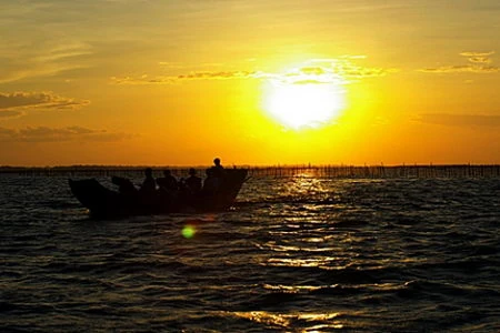 Phá Tam Giang