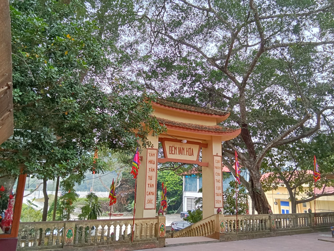 Đền Vạn Hòa