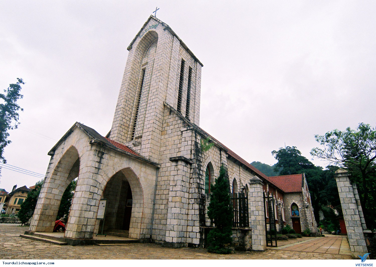 Nhà thờ đá Sapa