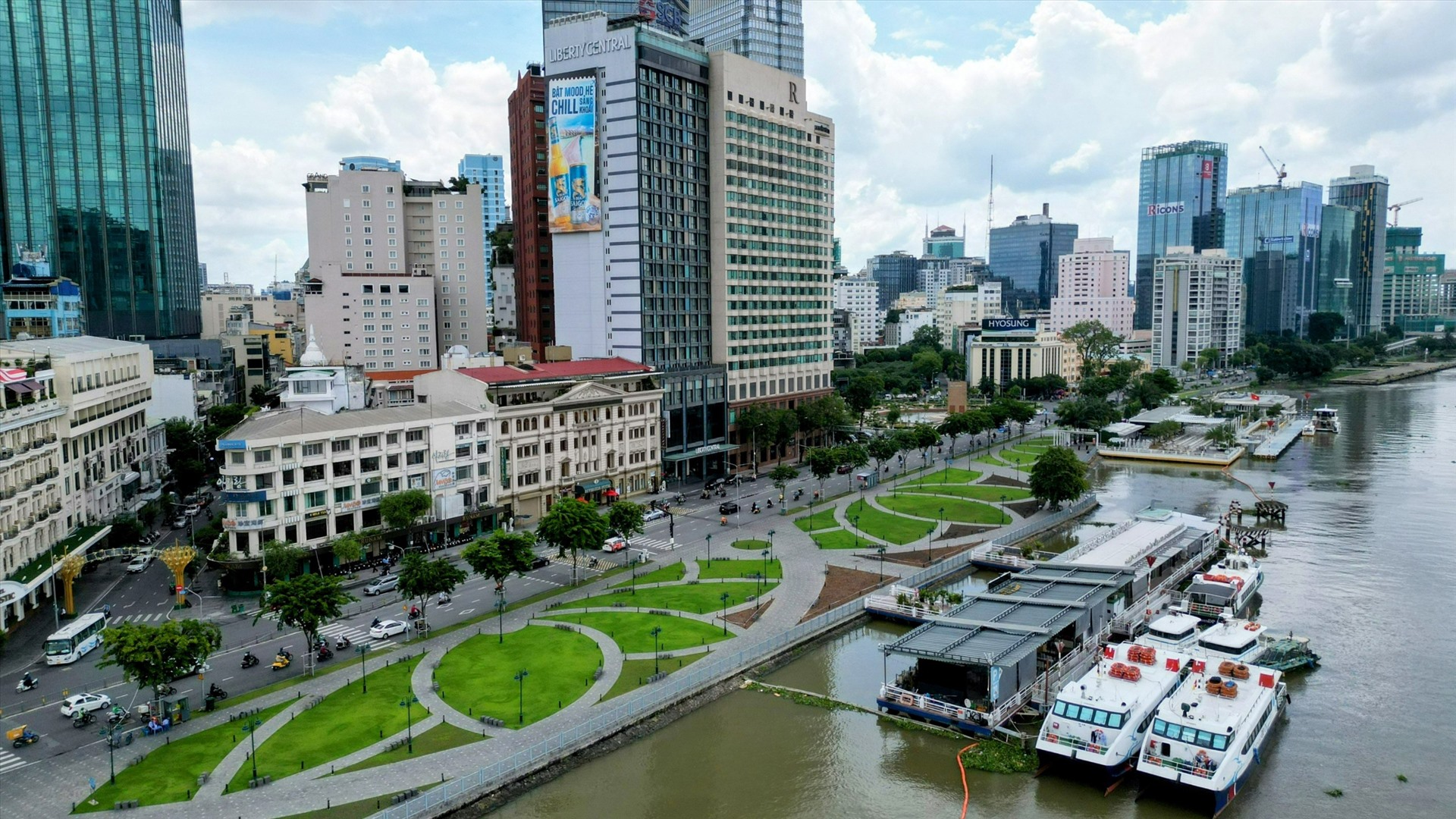 Công viên bến Bạch Đằng