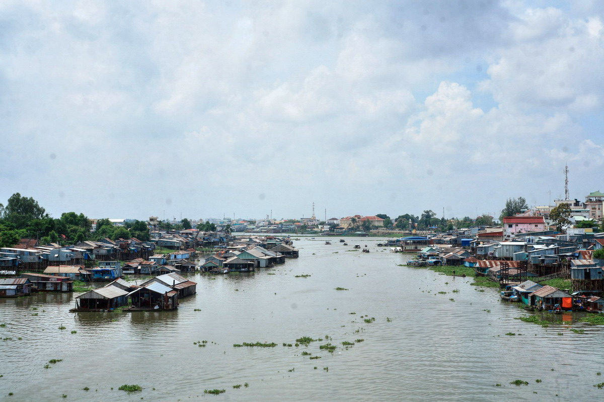 Làng nổi Cà Bè Châu Đốc