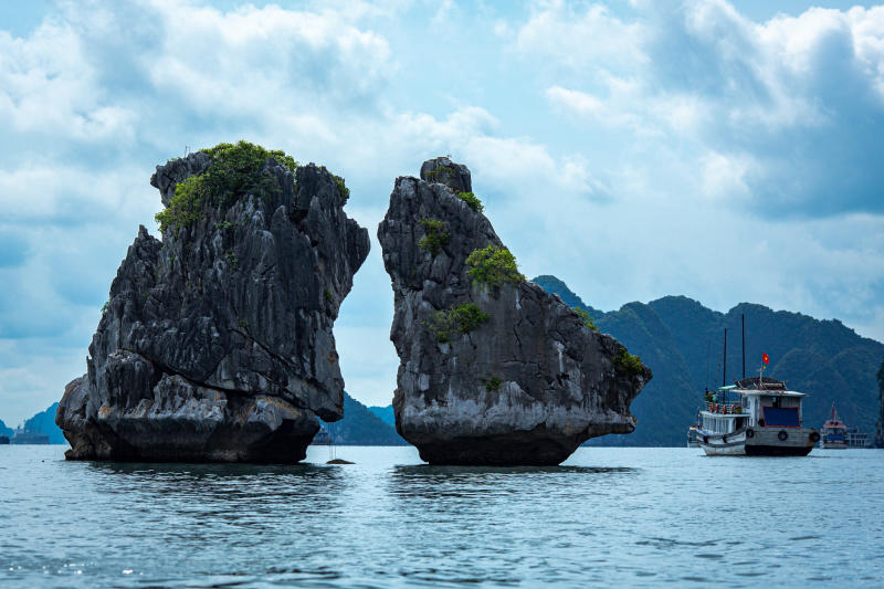 Hòn Trống Mái Hạ Long