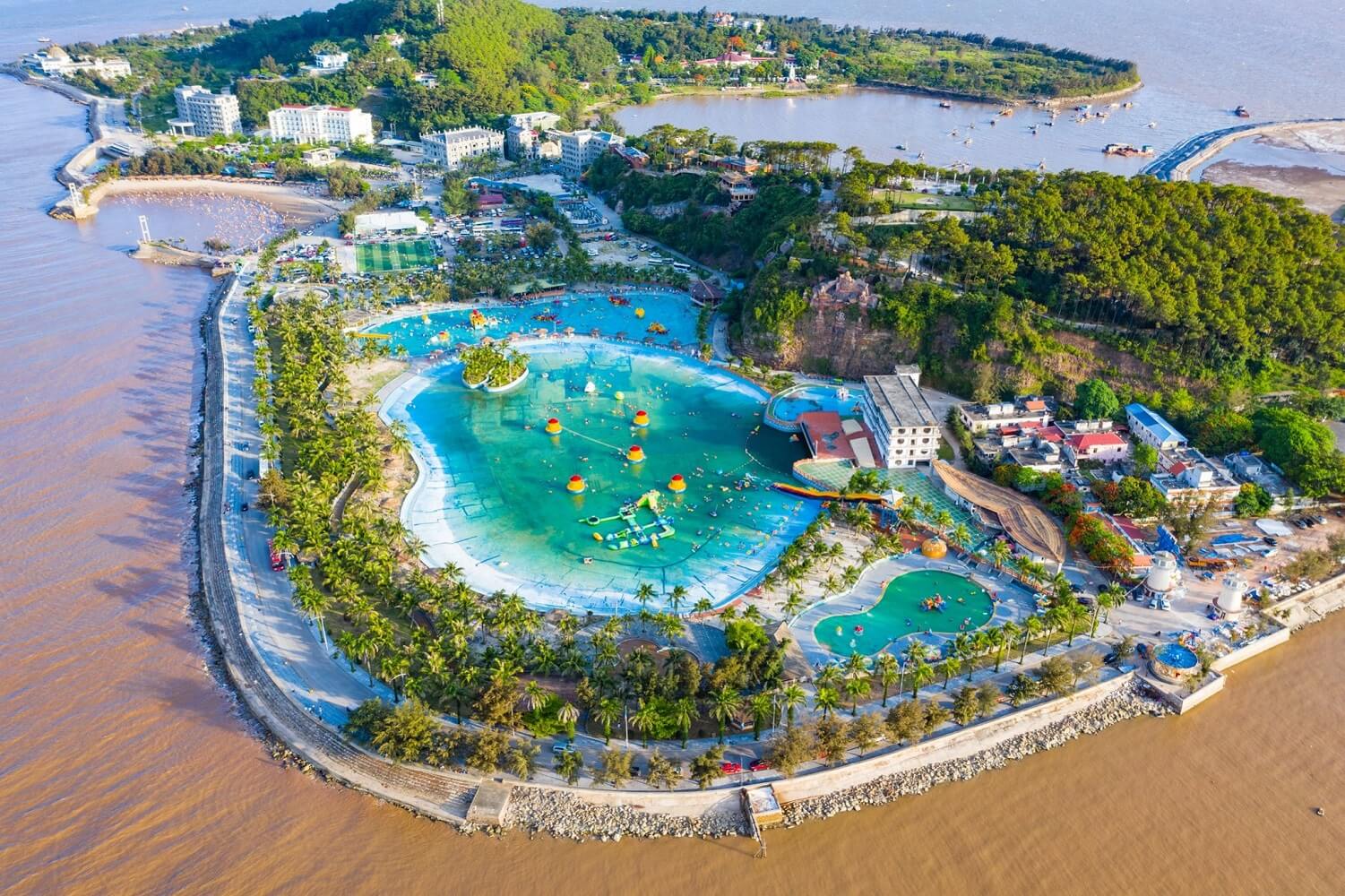 Khu du lịch Hòn Dấu.