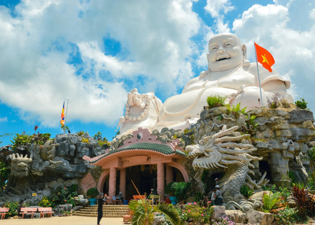 Khu Du Lịch Núi Cấm