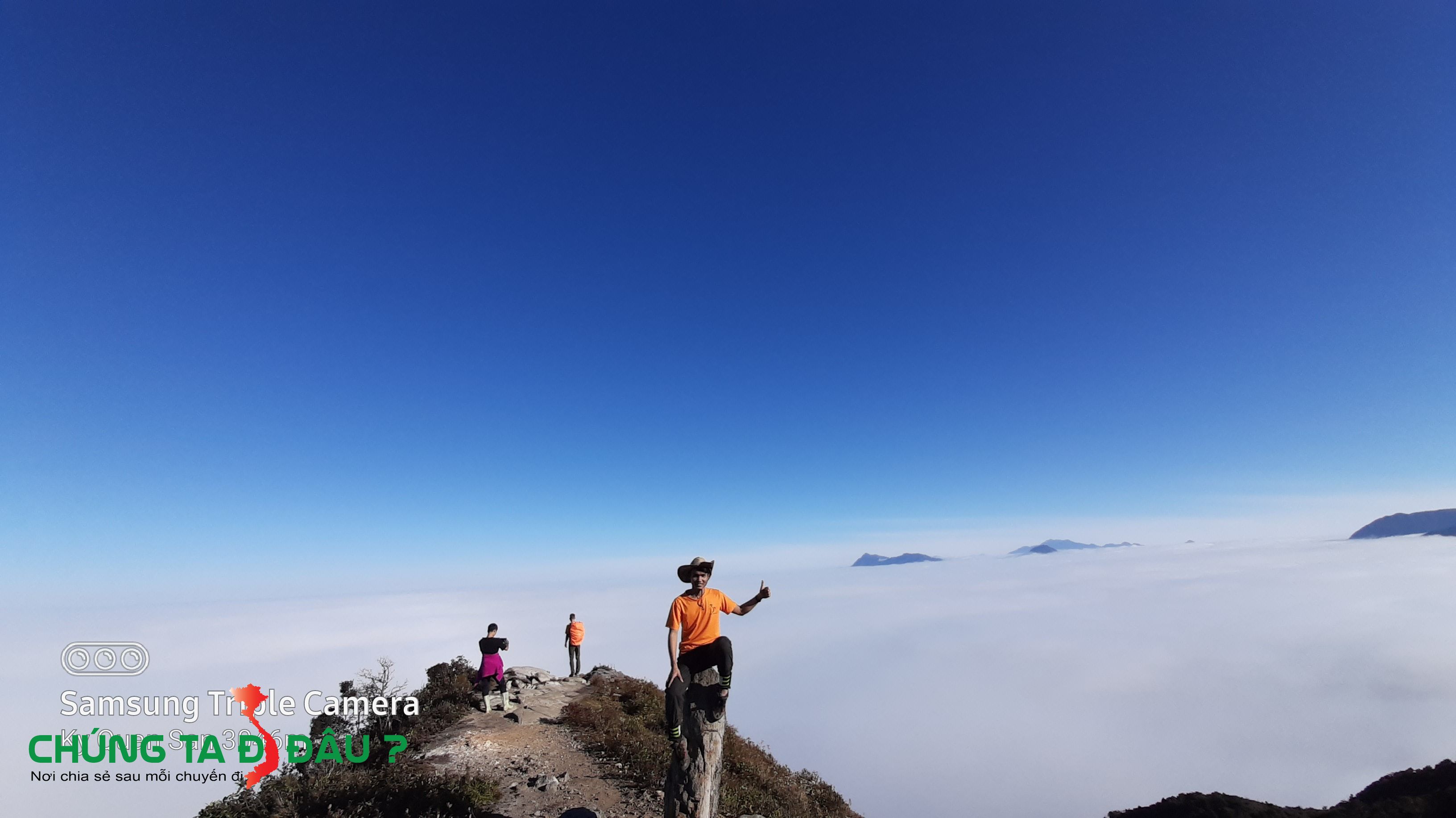 Chinh phục biển mây trên đỉnh Ky Quan San vào dịp cuối năm