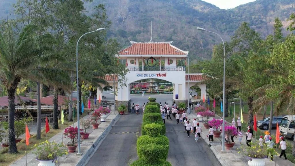 Núi Tà Cú