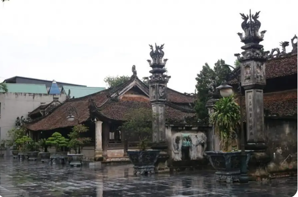 Về Phú Thọ tham quan làng cổ Hùng Lô nổi tiếng.