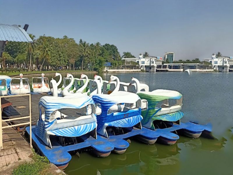 Hồ Vị Xuyên.