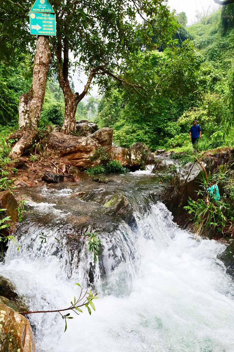Vẻ đẹp thiên nhiên hoang sơ tại Ao Giời - Suối Tiên