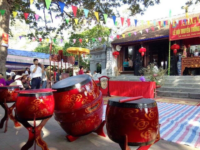Traditional festival of Con Giang temple