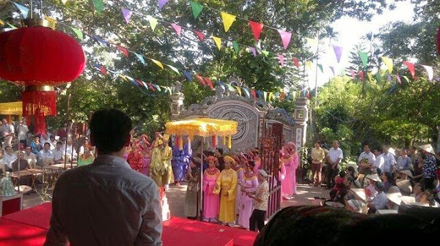 Traditional festival of Con Giang temple