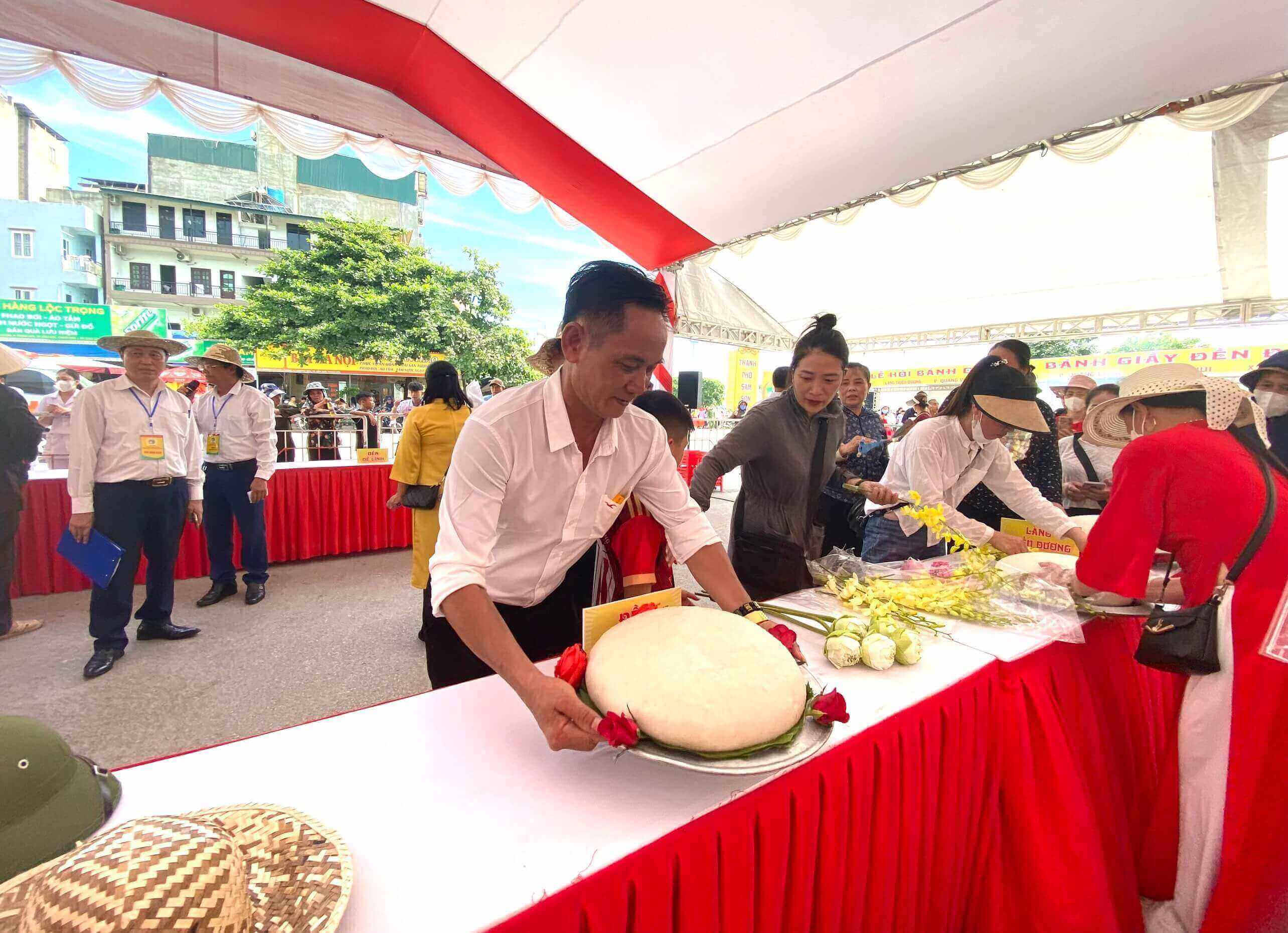 Banh Chung Festival、靴