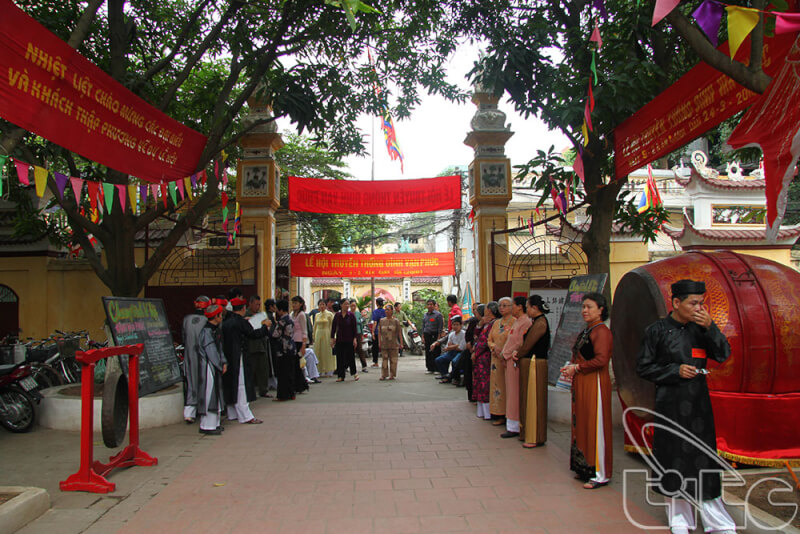 Van Phuc communal house festival