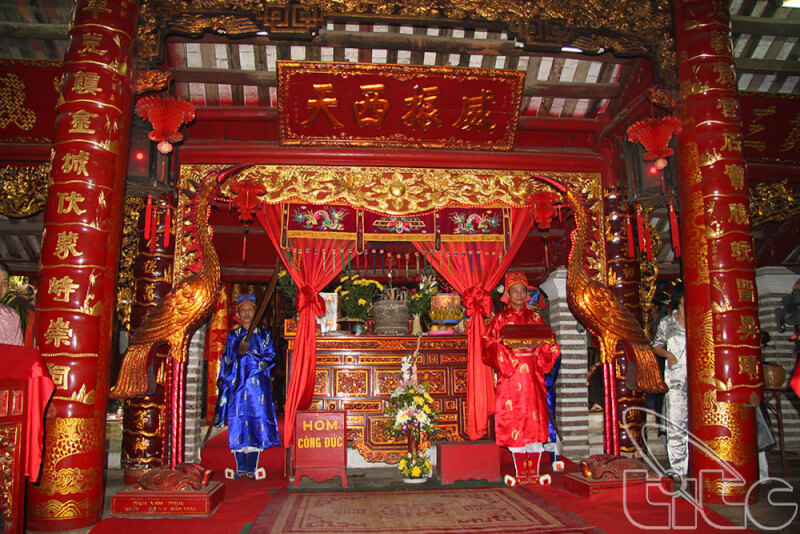 Van Phuc communal house festival