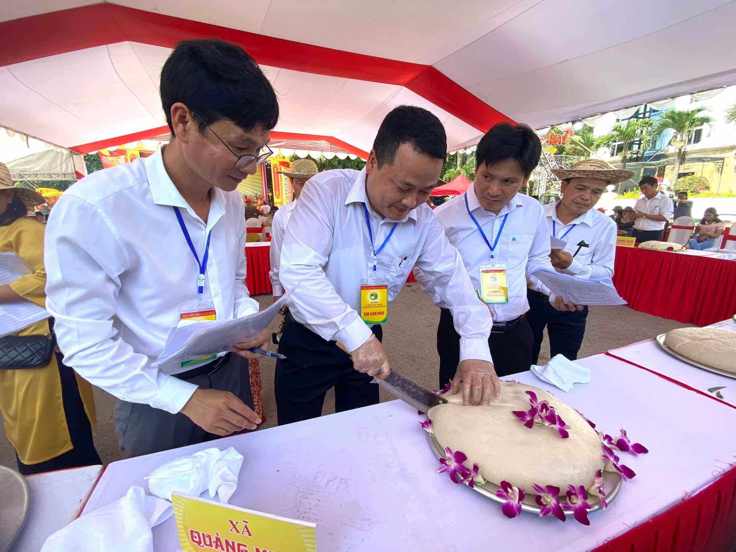 Banh Chung Festival、靴